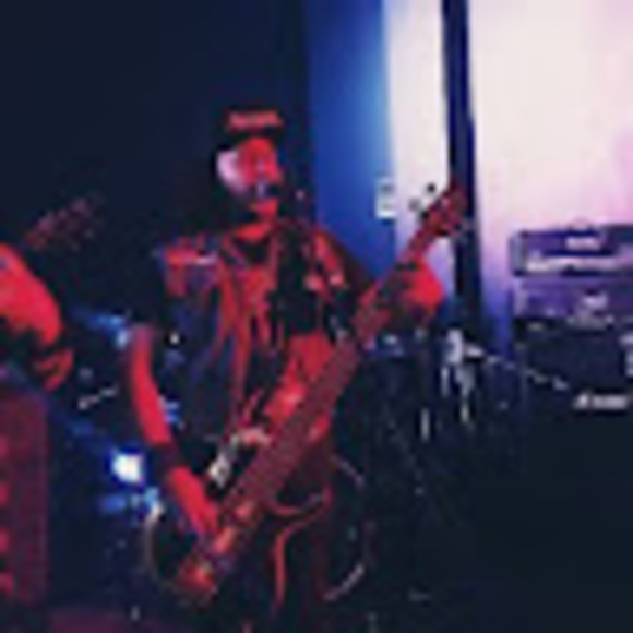 Meet your Posher, Tom - Picture 1 of 1